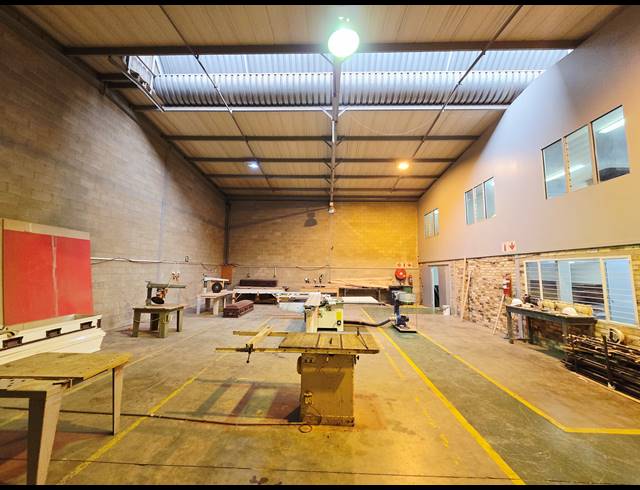637M² WAREHOUSE TO LET IN KYA SANDS